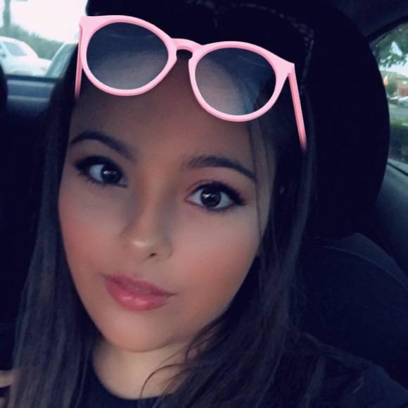 Meet the Posher Other - Meet your Posher, Anastasia